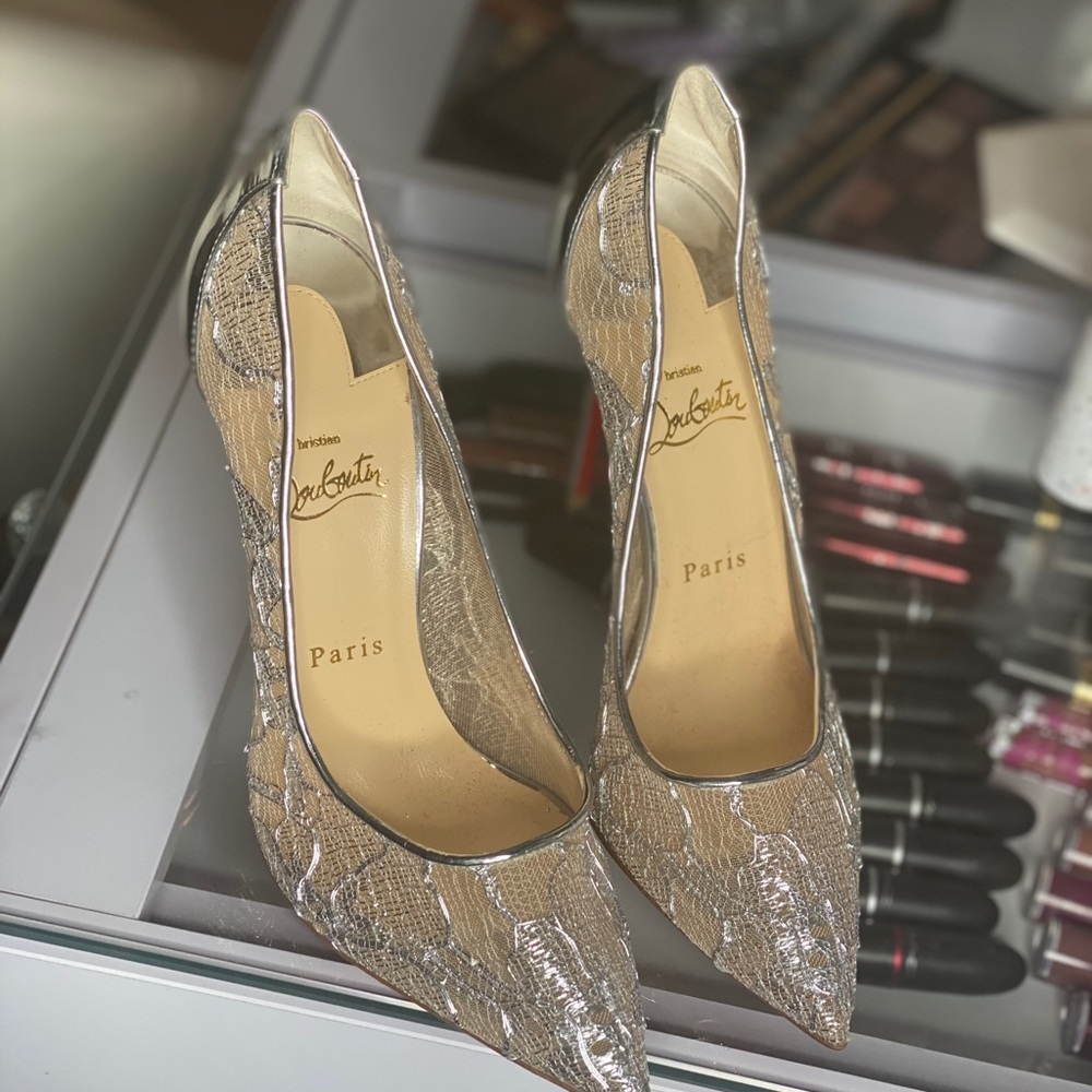 BRAND NEW Christian Louboutin Follies Lace  pump